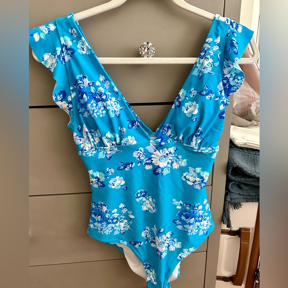 CUPSHE Swimsuit - Size Small (NWT)